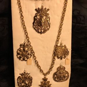 Vintage  Necklace Goldtone with 6 medallions